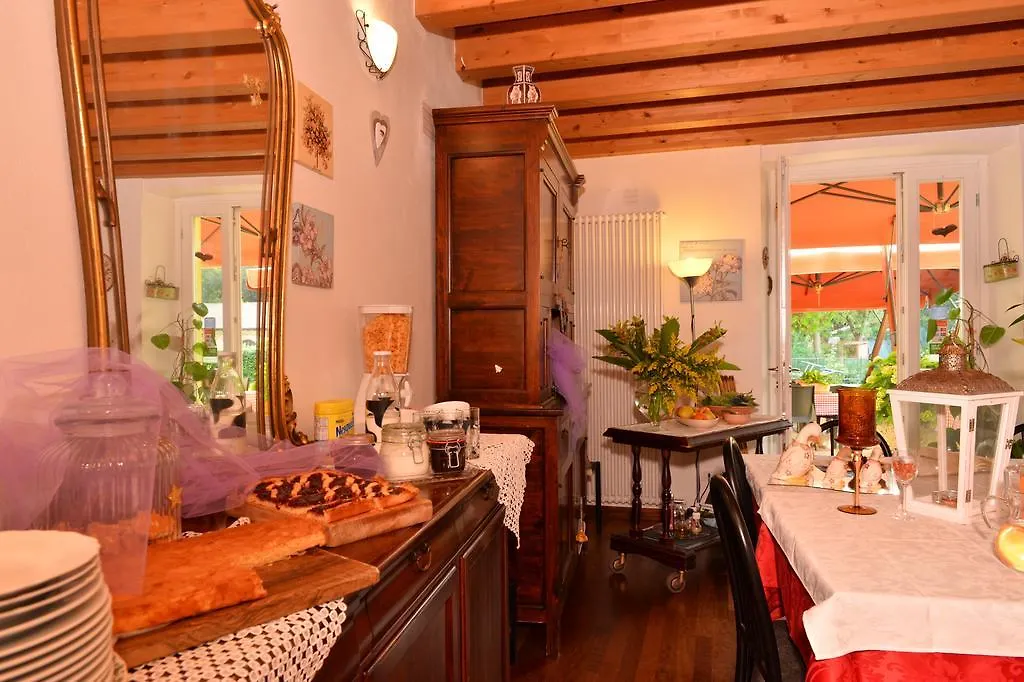 B&B Corte Barbieri Dolcè Bed & Breakfast