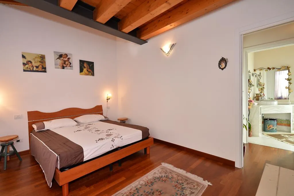 B&B Corte Barbieri Dolcè Bed & Breakfast