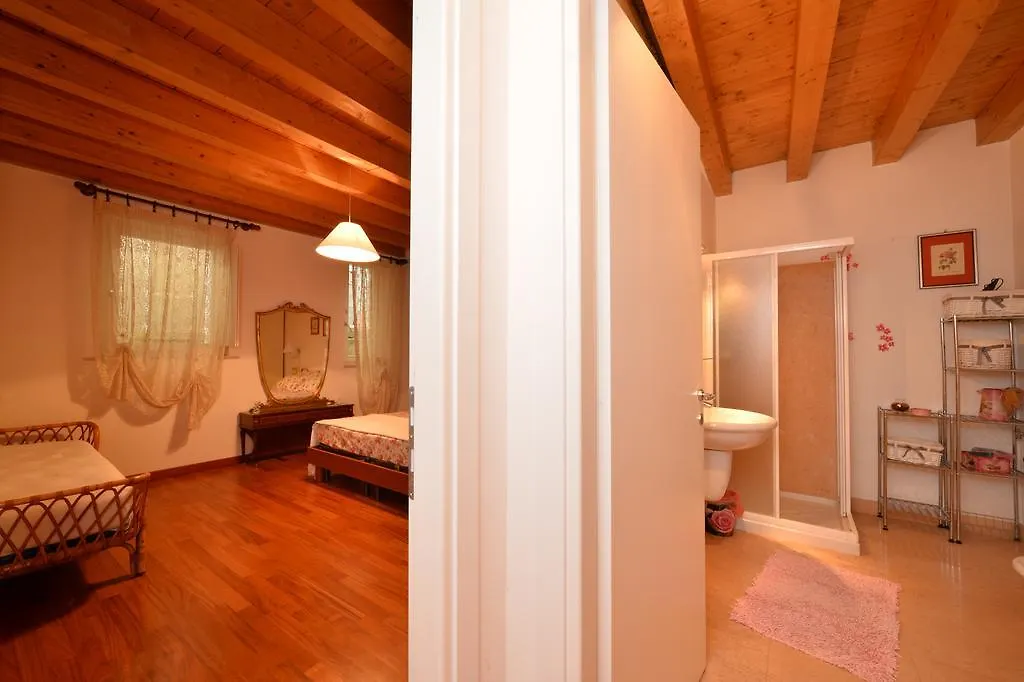 B&B Corte Barbieri Dolcè Bed & Breakfast