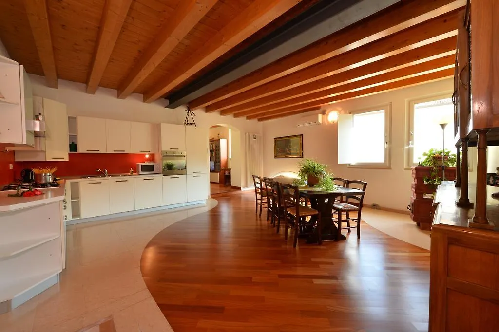 B&B Corte Barbieri Dolcè Bed & Breakfast